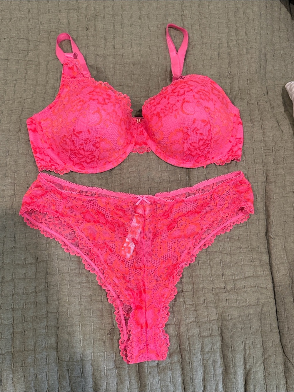 fenty Bra & Panty Set